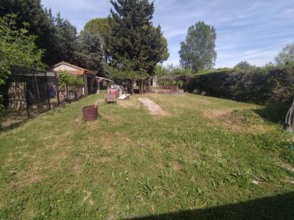 A VENDRE ENTRAIGUES SUR LA SORGUE Terrain constructible