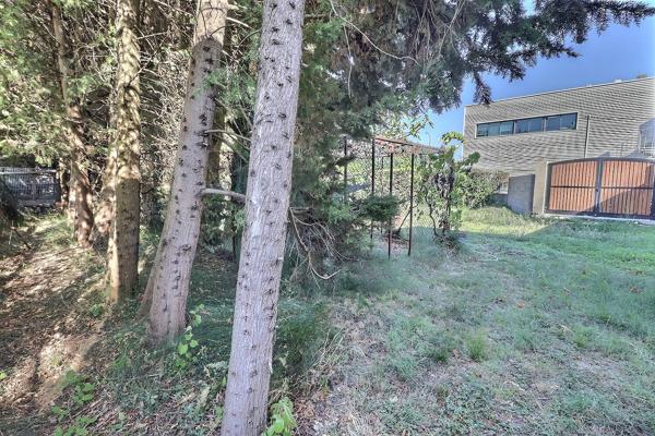 A VENDRE ENTRAIGUES SUR LA SORGUE Terrain constructible