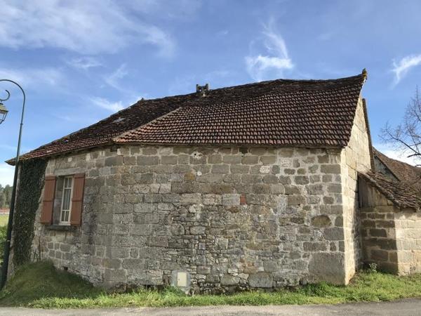 Maison à vendre |  Saint-Julien-Maumont |  6 pièces | 105 m²