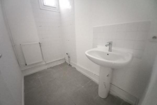 LA TOUR DU PIN - Appartement Type 5