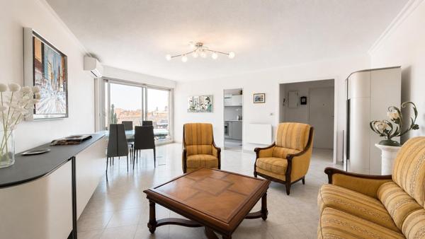 Appartement 4 pièces de 94 m² – Centre-ville de Saint-Raphaël