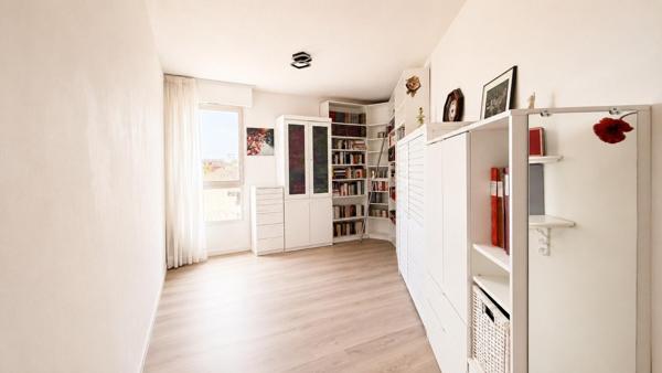 Appartement 4 pièces de 94 m² – Centre-ville de Saint-Raphaël