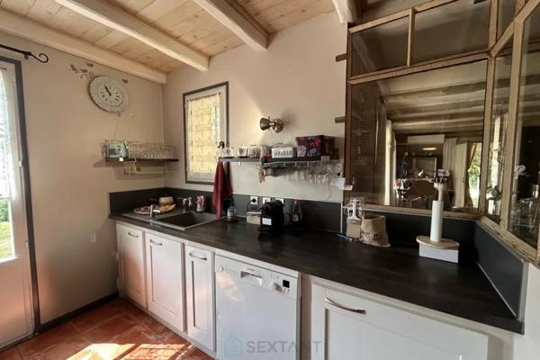 Maison de charme sur plus de 8200 m² de terrain dont une partie constructible