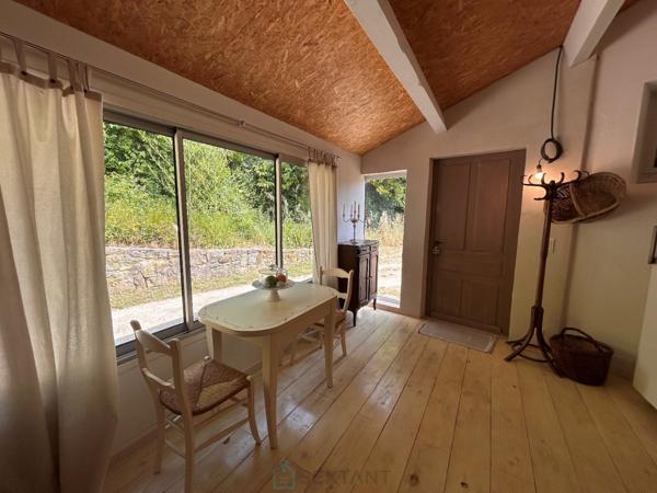 Maison de charme sur plus de 8200 m² de terrain dont une partie constructible