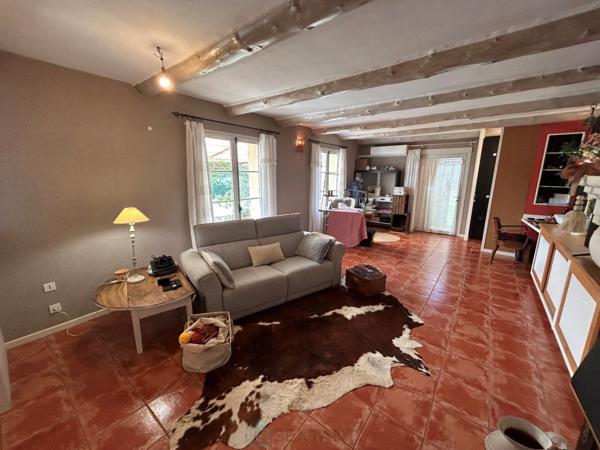 Maison de charme sur plus de 8200 m² de terrain dont une partie constructible