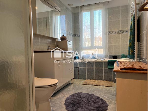 Maison semi-mitoyenne avec jardin et garage