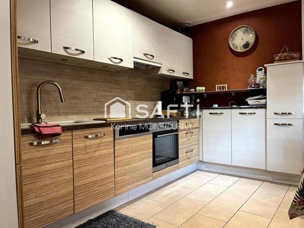 Maison semi-mitoyenne avec jardin et garage