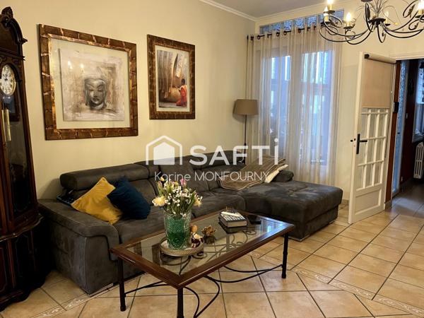 Maison semi-mitoyenne avec jardin et garage