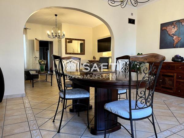 Maison semi-mitoyenne avec jardin et garage