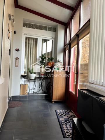 Maison semi-mitoyenne avec jardin et garage