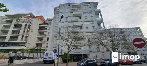 Appartement 3 pièces avec extérieur et parking