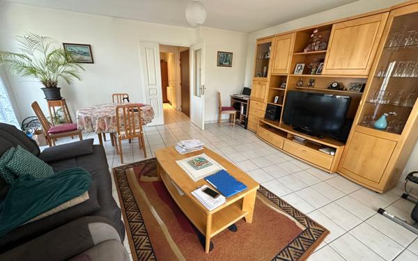 Appartement à vendre    3 pièces •  Le Raincy