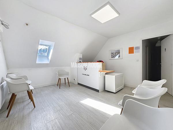 PAIMPOL Centre ! Ensemble immobilier idéal investisseurs, sur 2 niveaux, jardin, parking!
