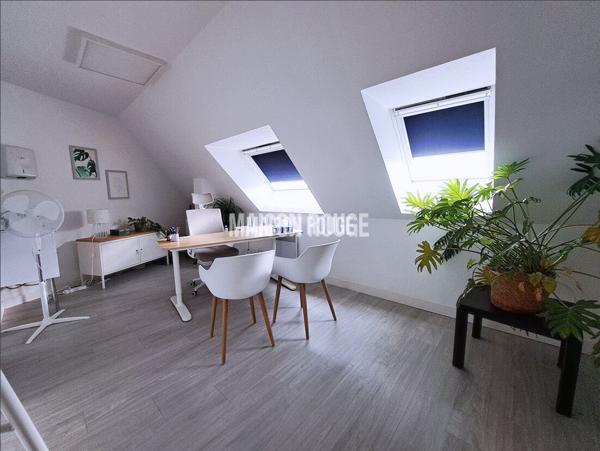 PAIMPOL Centre ! Ensemble immobilier idéal investisseurs, sur 2 niveaux, jardin, parking!