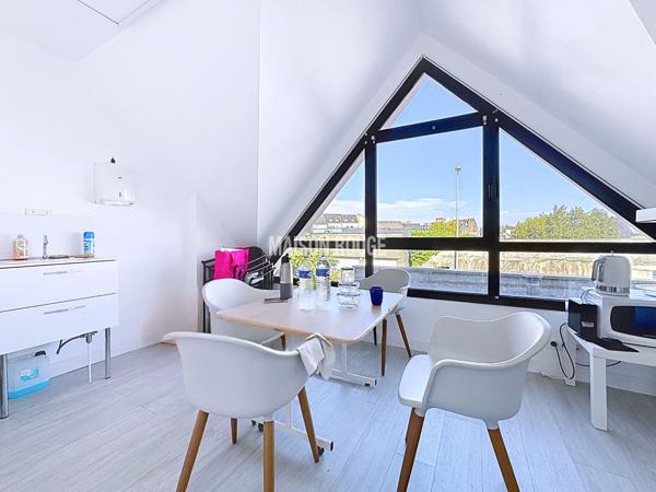 PAIMPOL Centre ! Ensemble immobilier idéal investisseurs, sur 2 niveaux, jardin, parking!