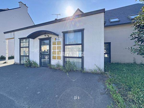 PAIMPOL Centre ! Ensemble immobilier idéal investisseurs, sur 2 niveaux, jardin, parking!