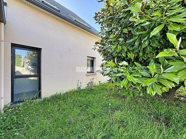 PAIMPOL Centre ! Ensemble immobilier idéal investisseurs, sur 2 niveaux, jardin, parking!