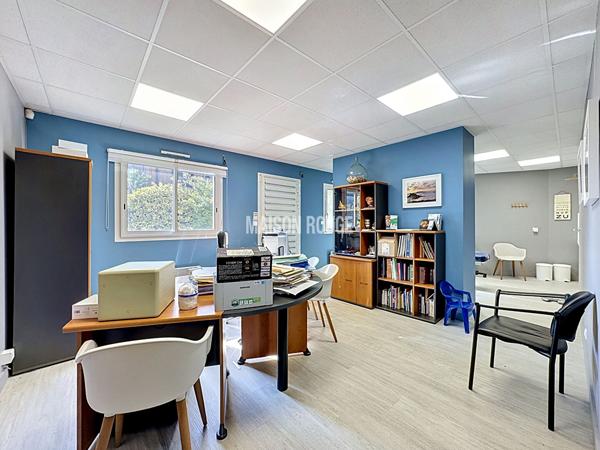 PAIMPOL Centre ! Ensemble immobilier idéal investisseurs, sur 2 niveaux, jardin, parking!