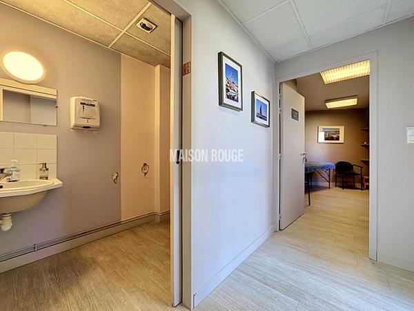 PAIMPOL Centre ! Ensemble immobilier idéal investisseurs, sur 2 niveaux, jardin, parking!