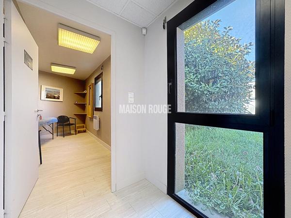 PAIMPOL Centre ! Ensemble immobilier idéal investisseurs, sur 2 niveaux, jardin, parking!