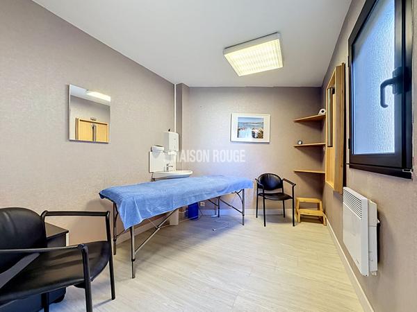 PAIMPOL Centre ! Ensemble immobilier idéal investisseurs, sur 2 niveaux, jardin, parking!