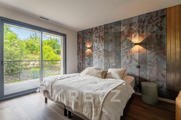 Biscarrosse Golf – Villa d’architecte de 340 m² avec rooftop sur la canopée Landaise de 180 m²