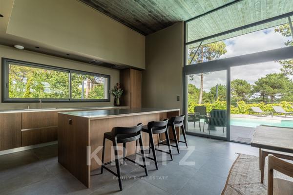 Biscarrosse Golf – Villa d’architecte de 340 m² avec rooftop sur la canopée Landaise de 180 m²