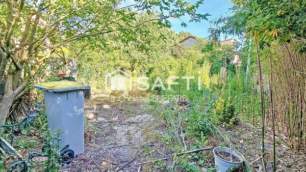 Petit immeuble à fort potentiel avec terrain constructible