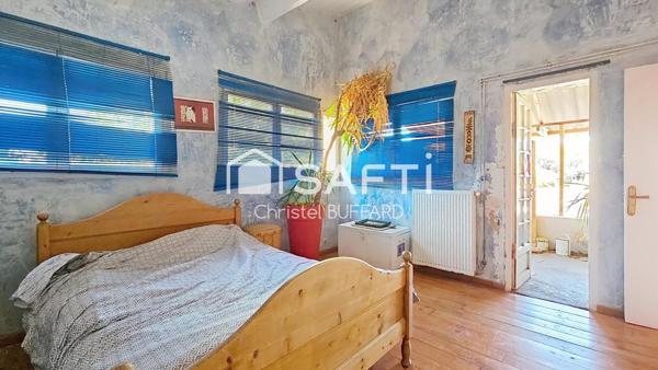 Petit immeuble à fort potentiel avec terrain constructible