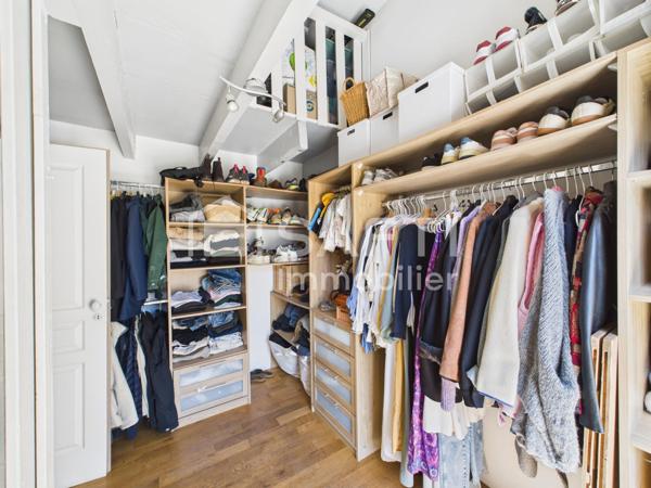 A Saint-Médard-en-Jalles, Damien Castagné présente une superbe maison en pierre rénovée avec charme, jardin et piscine