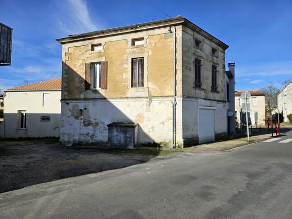 Maison centre ville 130m² - 3 chambres à Saint Savin Saint-Savin (33920)