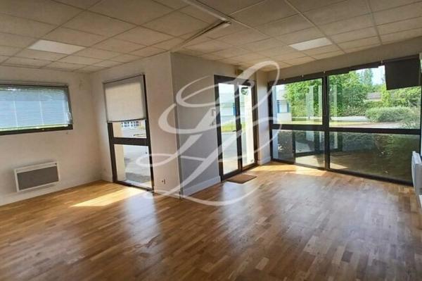 Location - ENTREPOT 220 m 2