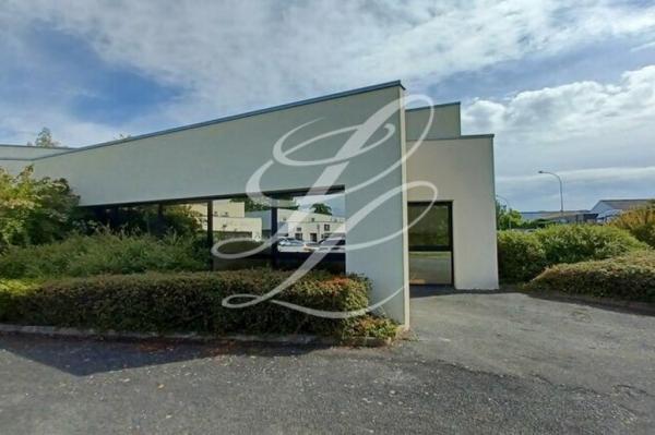 Location - ENTREPOT 220 m 2
