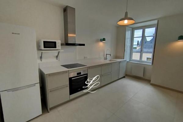 Location - Appartement 4 pièces 132 m 2 JUIGNE SUR SARTHE (72300)