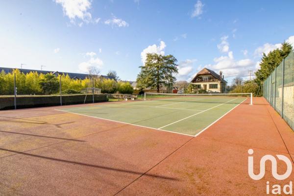 Maison 9 pièces de 220 m² à Acquigny (27400)