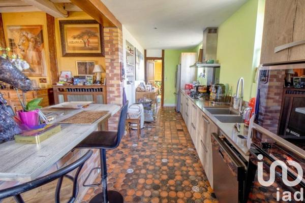Maison 9 pièces de 220 m² à Acquigny (27400)