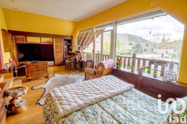 Maison 9 pièces de 220 m² à Acquigny (27400)