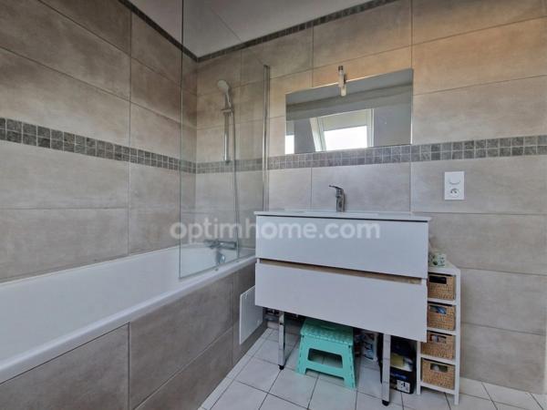 Maison à vendre 7 pièces - 5 chambres - 160 m² - parcelle de 4800 m² ( Ligueil 37)