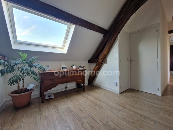 Maison à vendre 7 pièces - 5 chambres - 160 m² - parcelle de 4800 m² ( Ligueil 37)