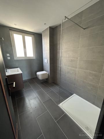 POITIERS PLATEAU - Maison de ville entièrement rénovée de plus de 136,70m² avec garages et extérieur