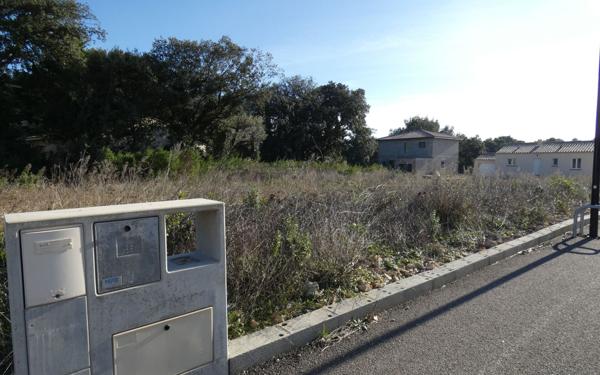 Terrain à vendre    Uzès