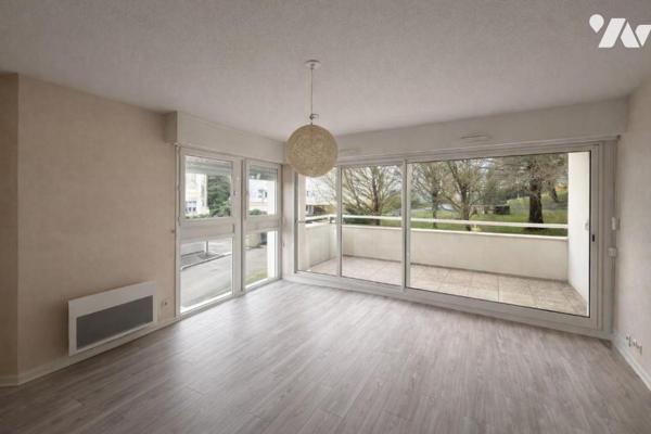 Appartement lumineux avec grand balcon-terrasse, cave et parking