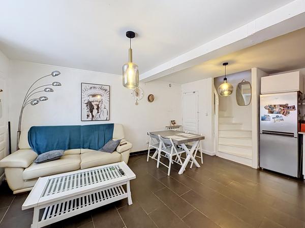 Maison
         3 pièces
        - 65 m² 149 900 € *