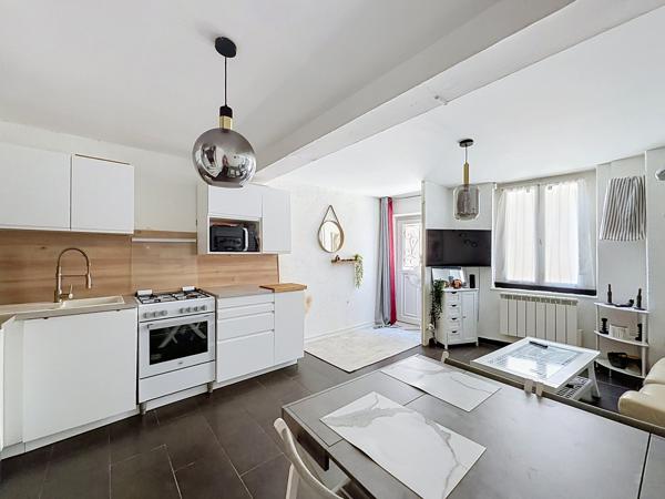 Maison
         3 pièces
        - 65 m² 149 900 € *