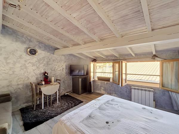 Maison
         3 pièces
        - 65 m² 149 900 € *