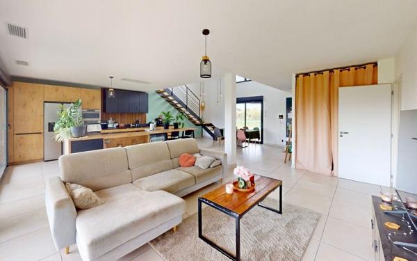 Maison à vendre    6 pièces • 182 m2 Saint-Jory