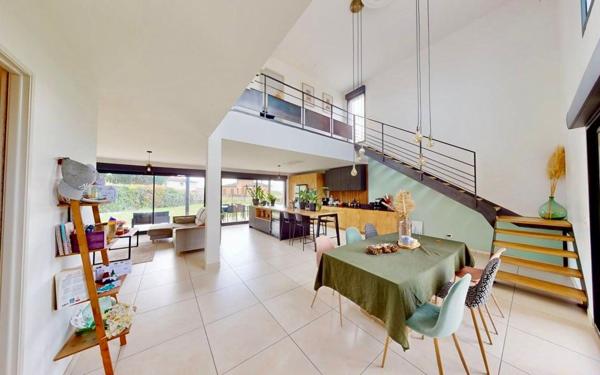 Maison à vendre    6 pièces • 182 m2 Saint-Jory