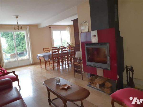 A VENDRE A MONTMORT- LUCY -MAISON FAMILIALE DE TYPE 7