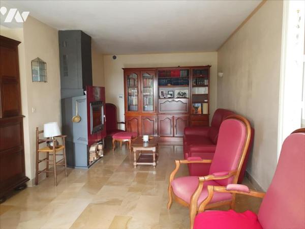 A VENDRE A MONTMORT- LUCY -MAISON FAMILIALE DE TYPE 7