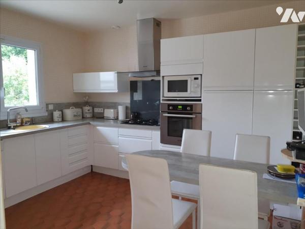 A VENDRE A MONTMORT- LUCY -MAISON FAMILIALE DE TYPE 7